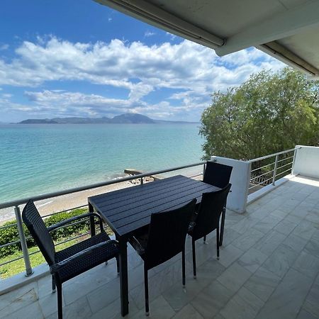 Stunning Beachfront Apartment Stratos Nerántza المظهر الخارجي الصورة