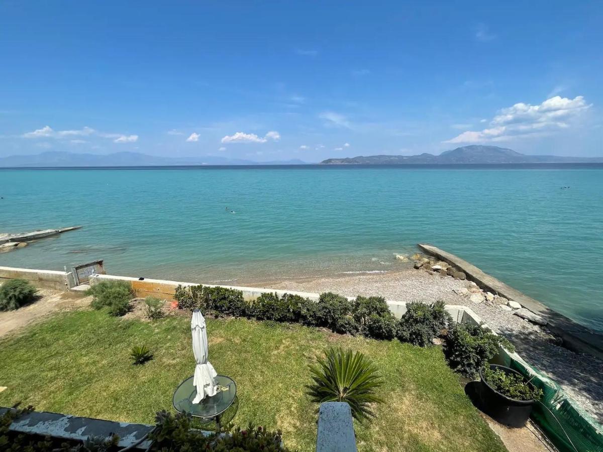 Stunning Beachfront Apartment Stratos Nerántza المظهر الخارجي الصورة