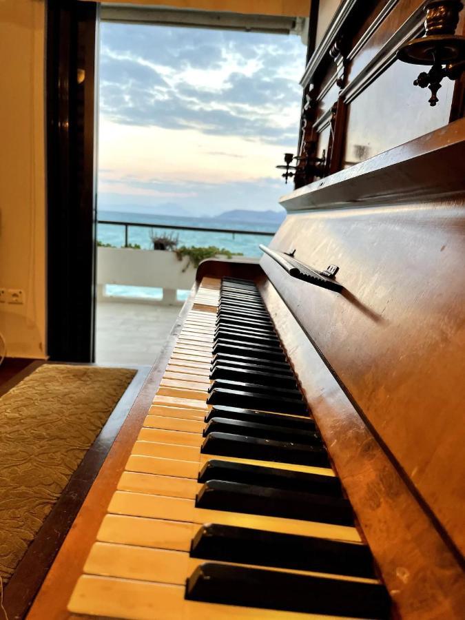 Stunning Beachfront Apartment Stratos Nerántza المظهر الخارجي الصورة