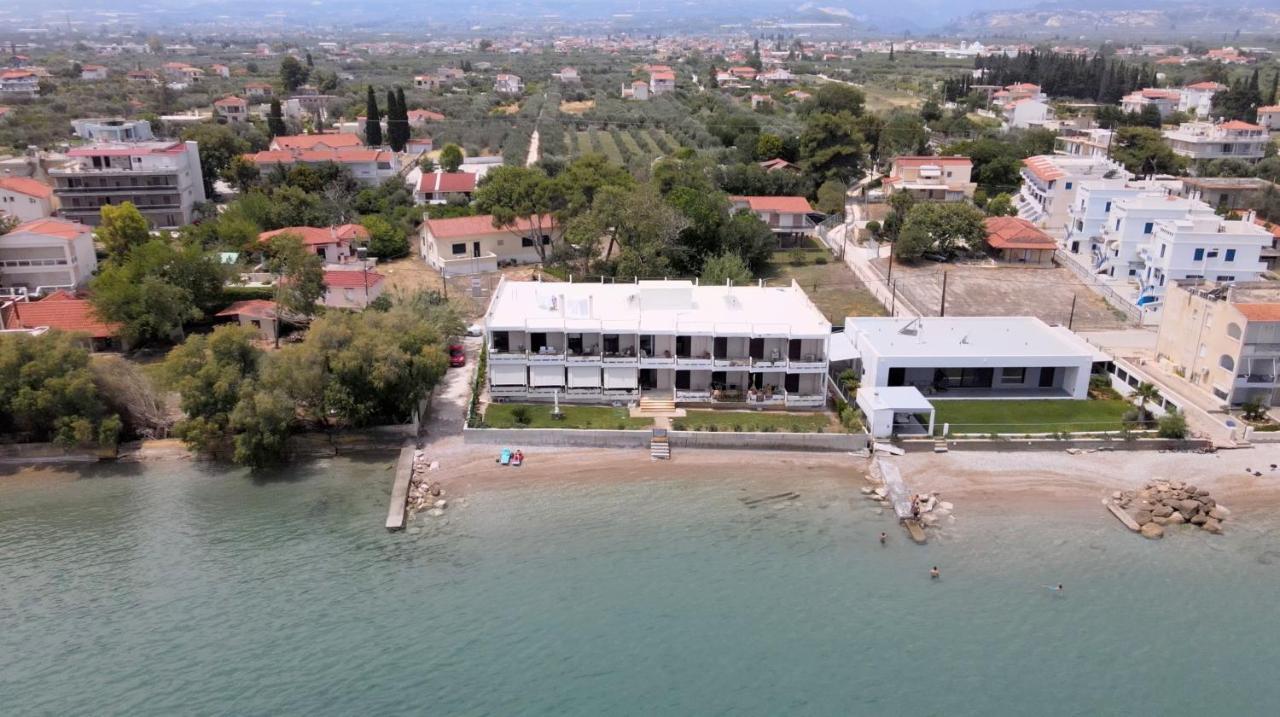 Stunning Beachfront Apartment Stratos Nerántza المظهر الخارجي الصورة